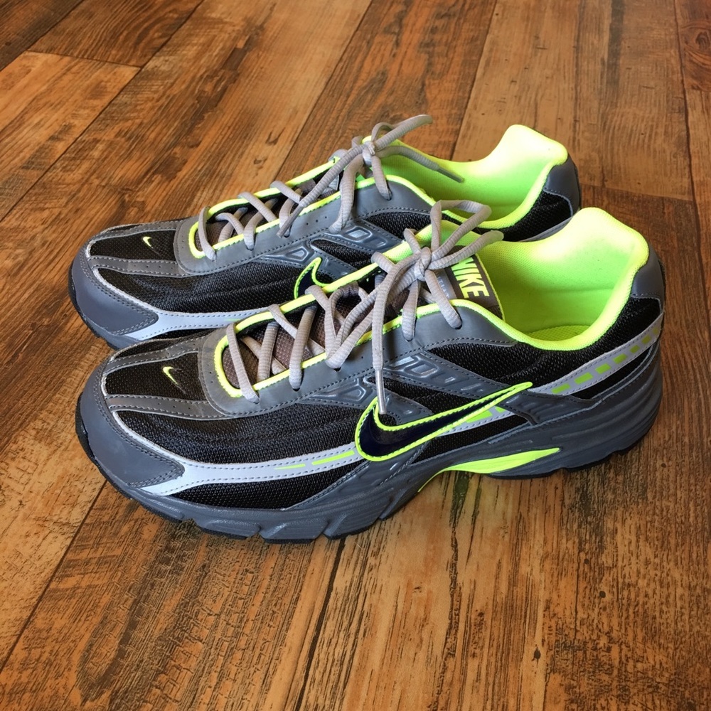 NIKE Initiator (sz 11)